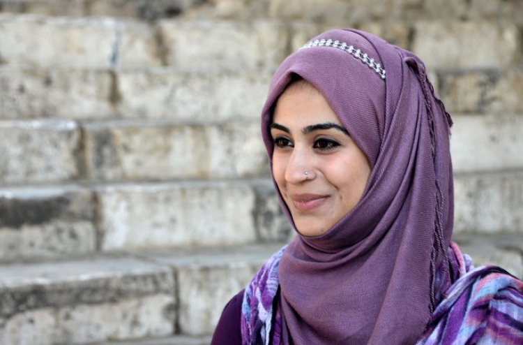 ޔޫކޭގެ ޑިޕާޓްމަންޓް ސްޓޯރެއްގައި އަލަށް ބުރުގާ ވިއްކަނީ