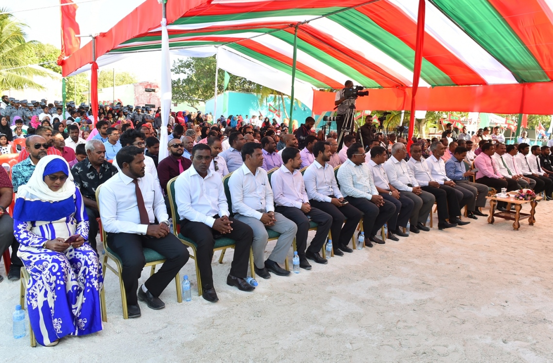 ކ. ހިންމަފުށި: ފެބްރުއަރީ 13، 2017- ހިންމަފުށީގެ ބިން ހިއްކުމުގެ މަޝްރޫއު ނިންމުމުގެ ރަސްމިއްޔާތުގެ ތެރެއިން.