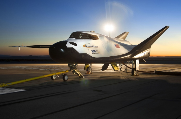 ހަބްލް ސްޕޭސް ޓެލެސްކޯޕަށް މީހުން ފޮނުވަނީ