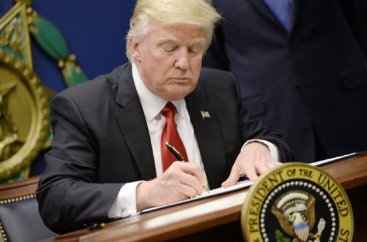 ޓްރަމްޕުގެ އަމުރާ ދެކޮޅަށް އިތުރު ކޯޓަކުން ހުކުމެއް ނެރެފި