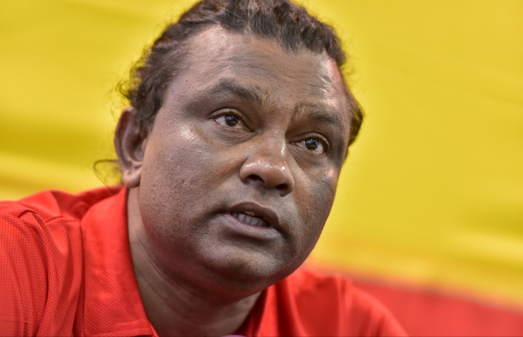 ވެލެންސިއާ އަތުން މޮޅުވުން މަޖުބޫރު: ސުޒޭން