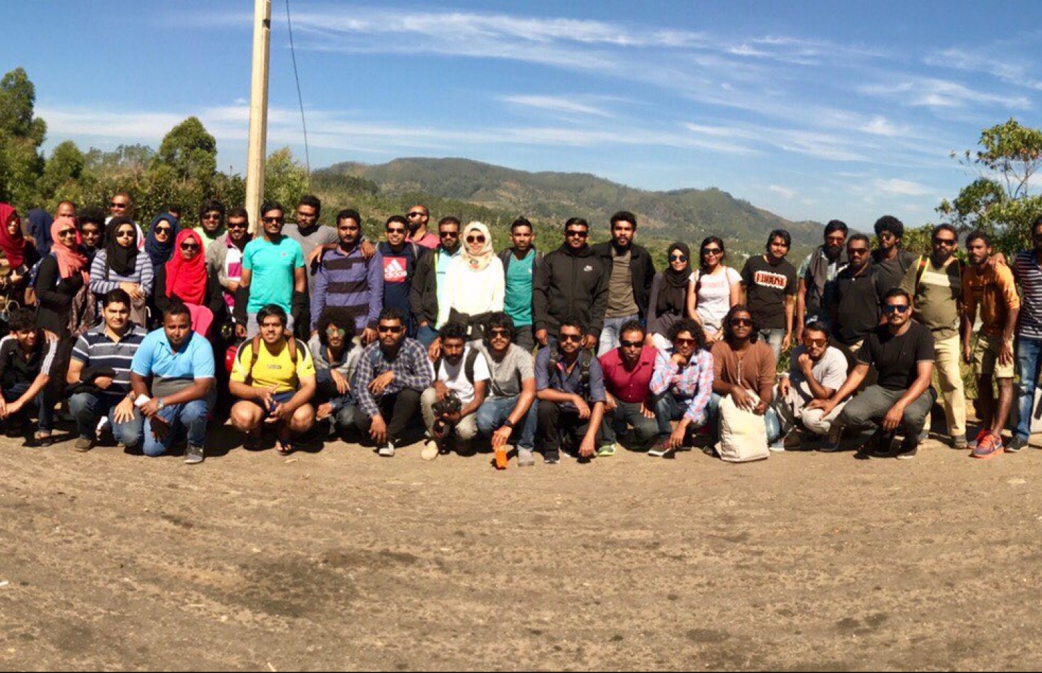 ލިޓަސްއިން ލަންކާއަށް ގެންދިޔަ މުވައްޒަފުންތަކެއް ފޮޓޯއަކަށް ހުއްޓިގެން. ފޮޓޯ:ލިޓަސް