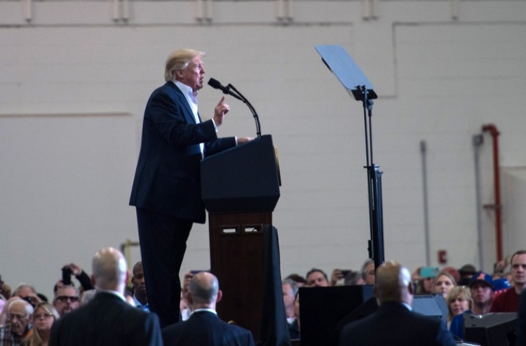 ވައިޓްހައުސްގައި އެއްވެސް މައްސަލައެއް ނެތް: ޓްރަމްޕް