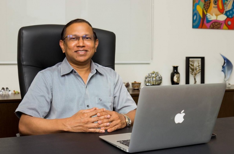 ނާޒިމަށް ދެމިލިއަން ދޭން ސަންލޭންޑް ހިލްމީއަށް ޖެހިއްޖެ