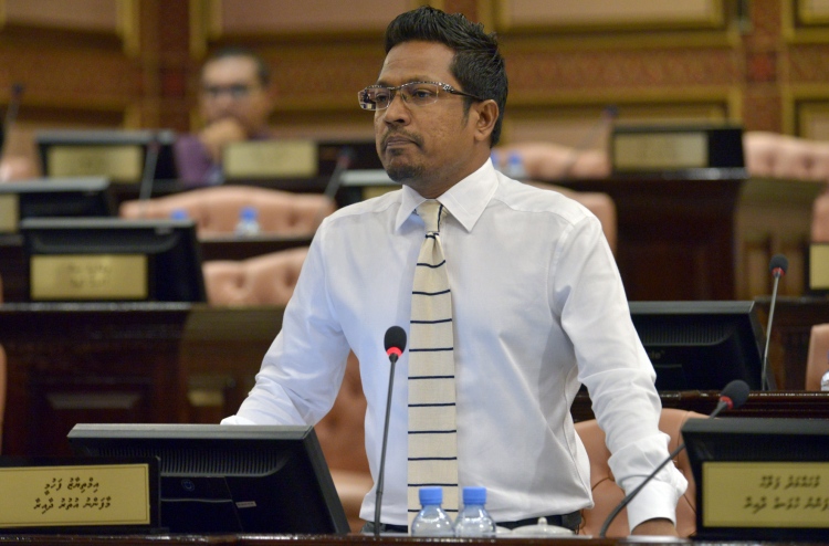 މަޖިލިހުގެ މެމްބަރުންގެ ރުޅިގަނޑު ސުޕްރީމް ކޯޓަށް!