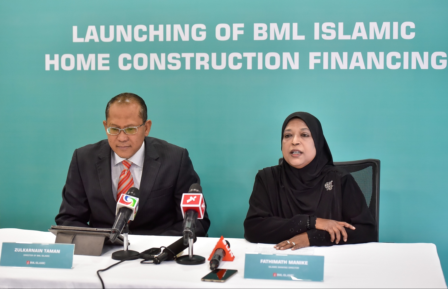 ބީއެމްއެލް އިސްލާމިކް ބޭންކްގެ ޑައިރެކްޓަރު އައިޝަތު މަނިކެ ވާހަކަ ދައްކަވަނީ: ހޯމް ކޮންސްޓްރަކްޝަން ފައިނޭންސްގައި ބައިވެރިވާން ބޭނުންވާ މީހުންނަށް އެ ފުރުސަތު ވަނީ ހުޅުވާލާފައި. - ފޮޓޯ: ނިޝާން އަލީ/ މިހާރު