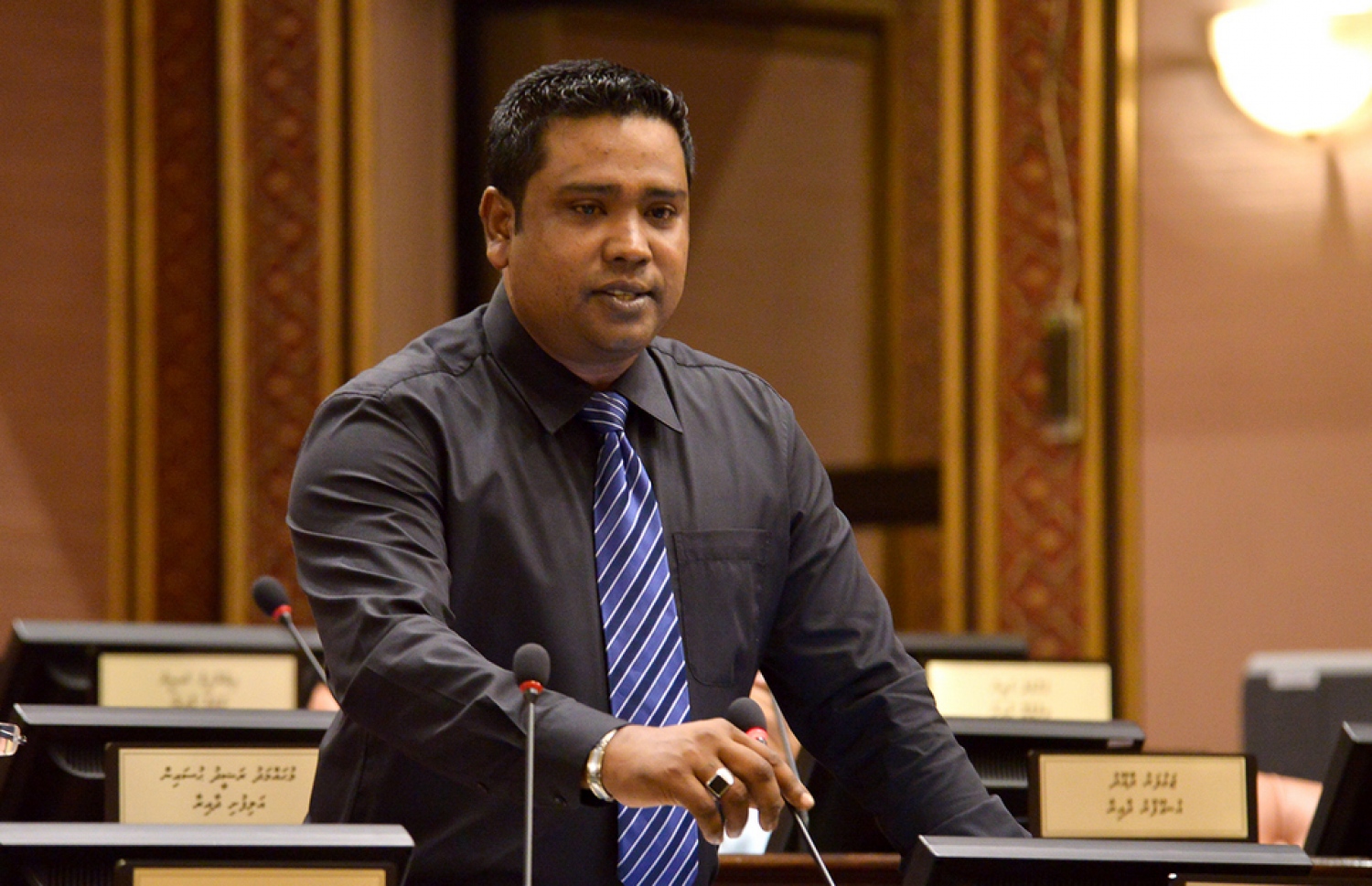 މެމްބަރު މުހައްމަދު އިސްމާއީލް: އެމްއެފްއޭ އިން އެކުލަވާލި ކޮމިޓީގެ މެމްބަރެއް.