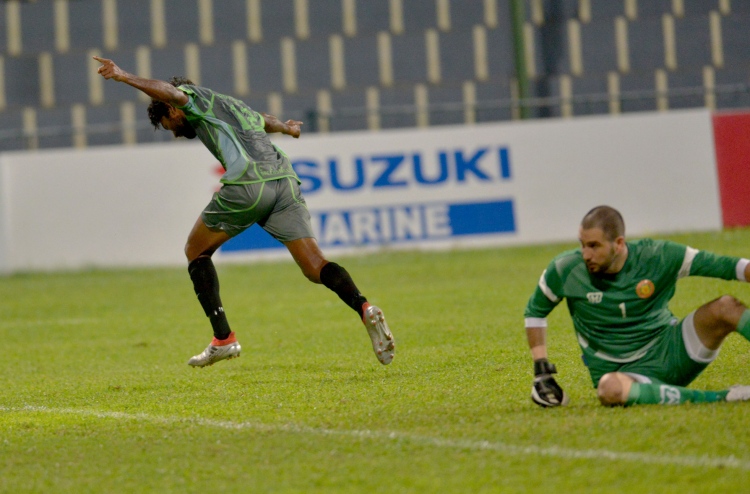 ޔޫވީ ބަލިކޮށް ގްރީން މުހިއްމު ތިން ޕޮއިންޓް ހޯދައިފި