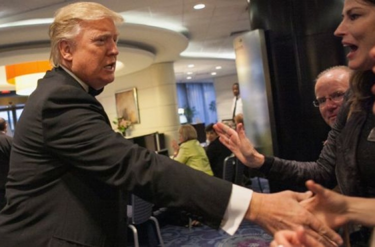 ވައިޓްހައުސްގެ ނޫސްވެރިންގެ ޑިނާގައި ޓްރަމްޕް ބައިވެރިނުވާނެ