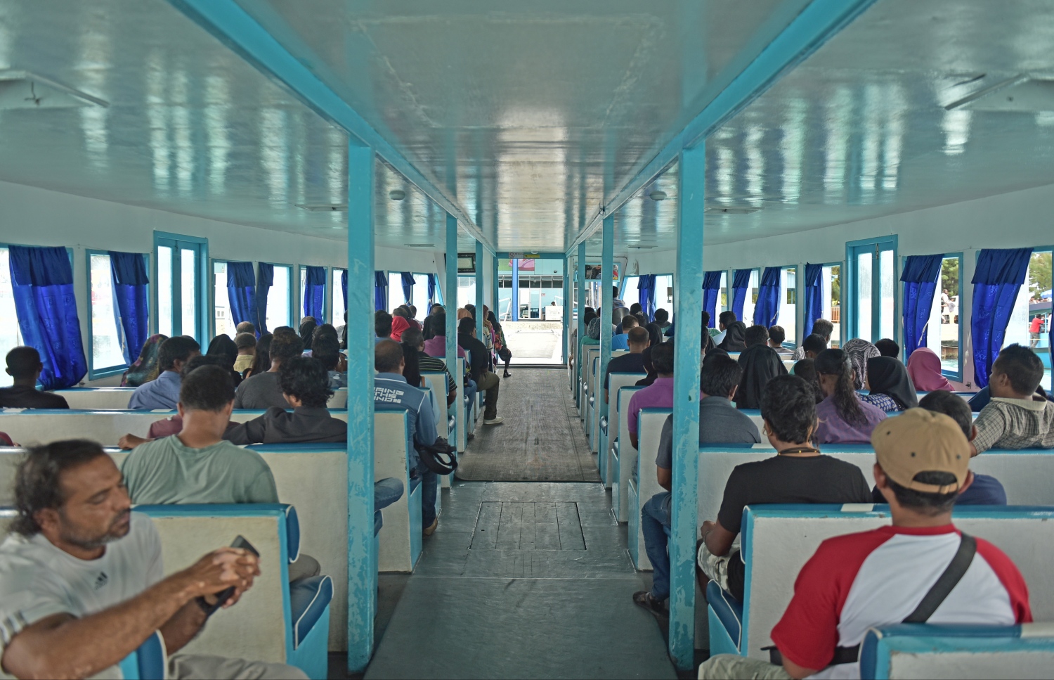 ހުޅުމާލޭގެ ދަތުރުތަކުގައި ބޭނުންކުރާ ފެރީ ދޯންޏެއް: އޭސީ ތިން ފެރީ ބަންނަން ހަވާލުކުރި ނަމަވެސް އެ މަސައްކަތް ނުނިމި ވަނީ ދިގުލައިގެން ގޮސްފައި.