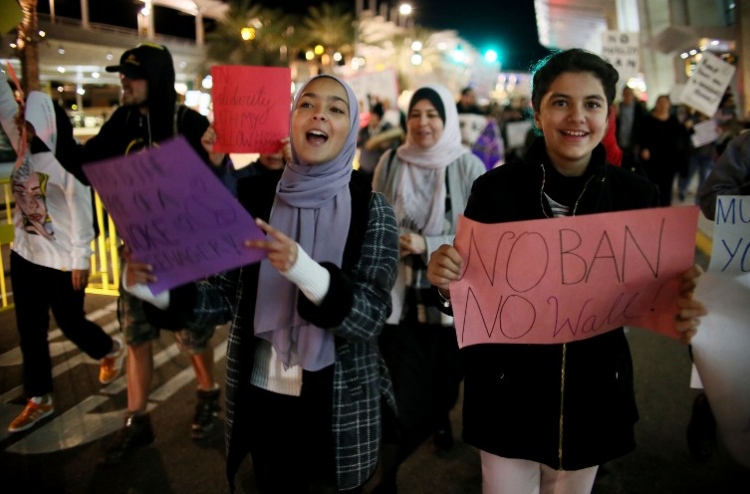 މުސްލިމުން މަނާކުރާ އާ އަމުރު ހުއްޓުވަން ކޯޓަށް