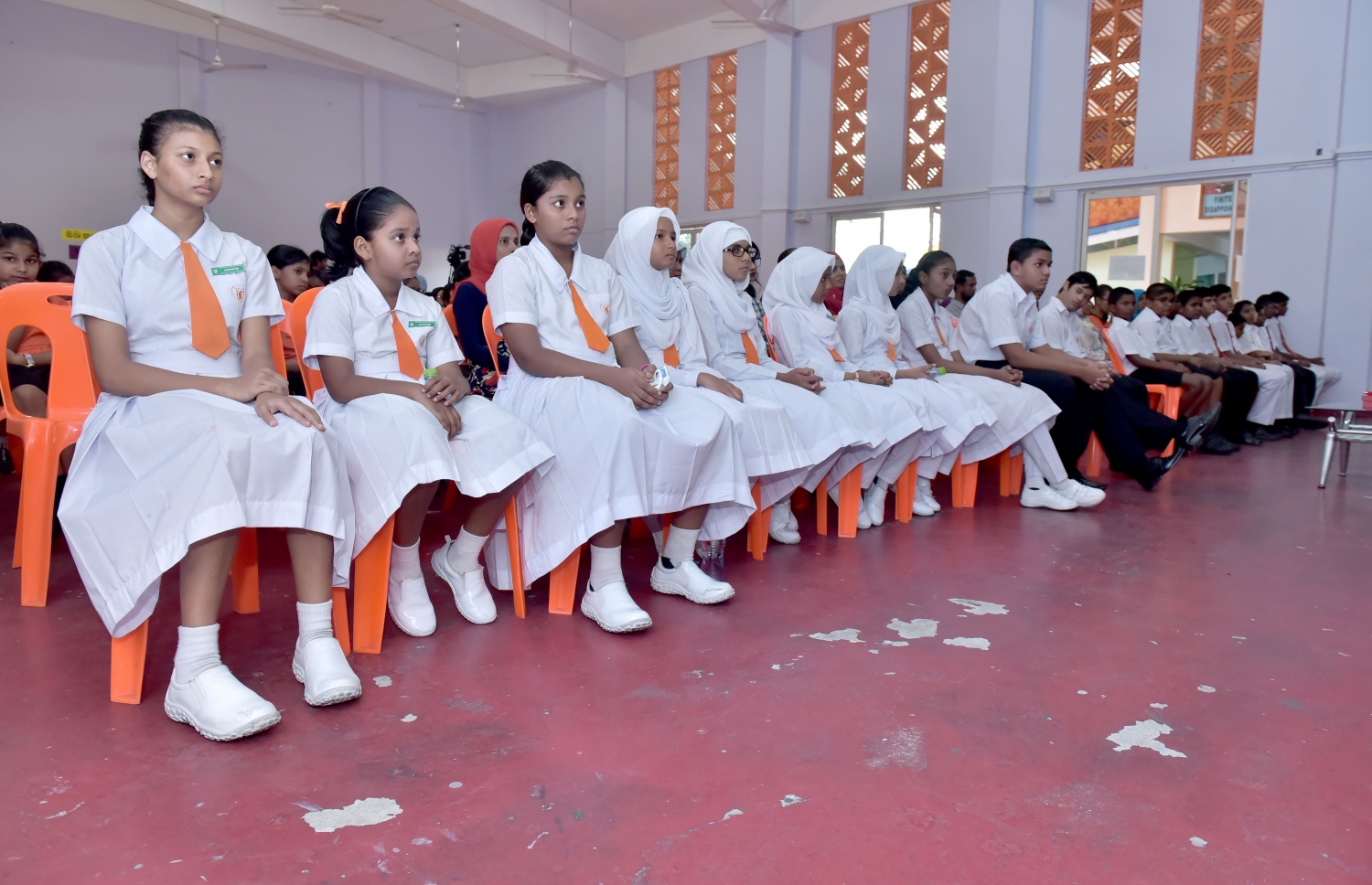 އިމާދުއްދީން ސްކޫލުގައި މީގެ ކުރިން ބޭއްވި ރަސްމިއްޔާތެއް: ކޮވިޑާ އެކު މި ގޮތަށް ބައްދަލުވެ މިހާރަކު ނޫޅެވޭ