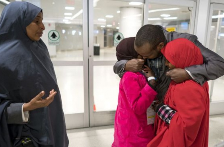 ޓްރަމްޕުގެ އަމުރާ އިތުރު ސްޓޭޓްތަކުން ދެކޮޅު ހަދަނީ