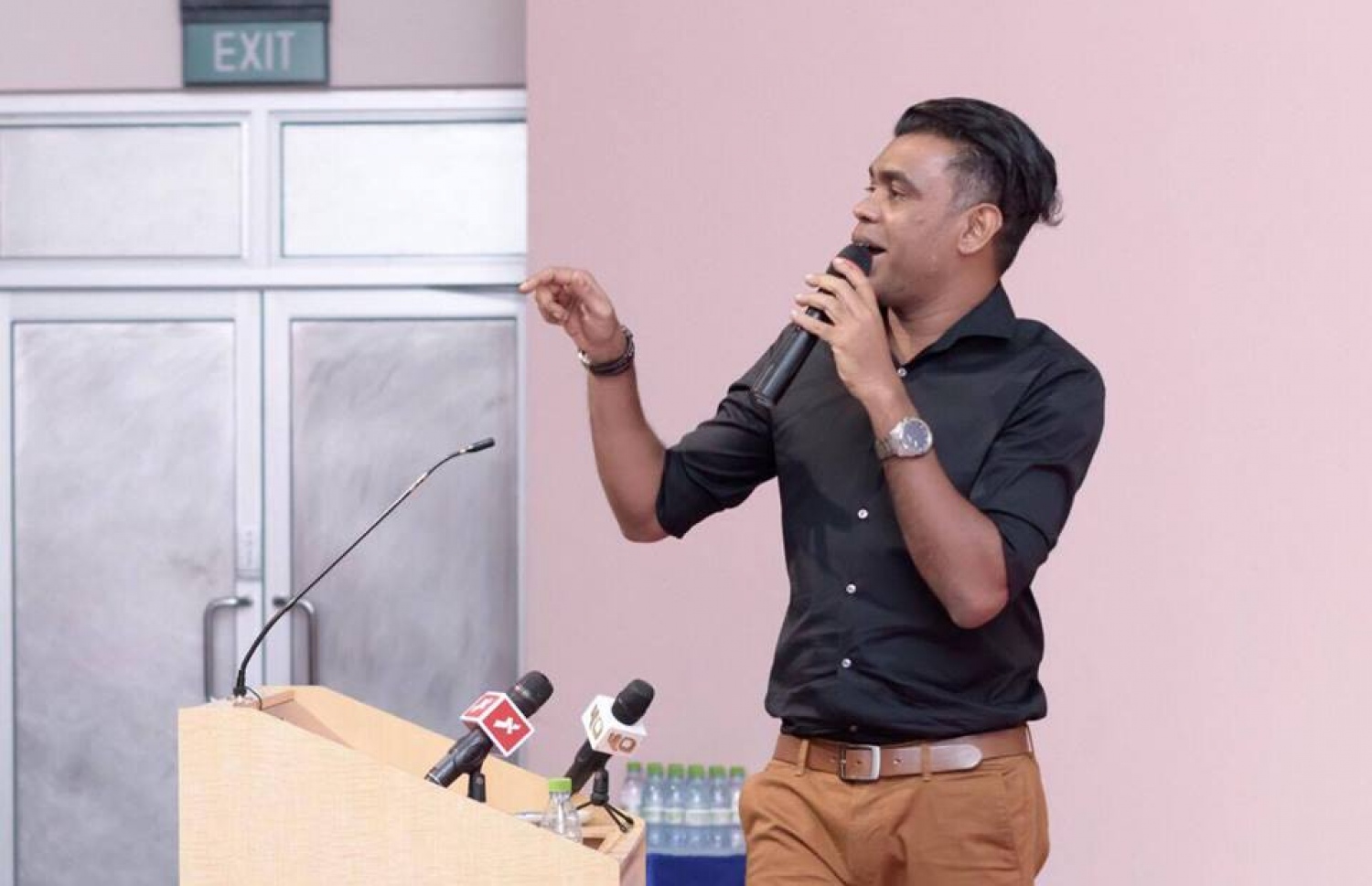 އެތުލީތުންނަށް ހިންގި ފޯރަމެއްގައި މަރޭ ވާހަކަ ދައްކަވަނީ. --- ފައިލް ފޮޓޯ: ނިޝާން އަލީ | މިހާރު