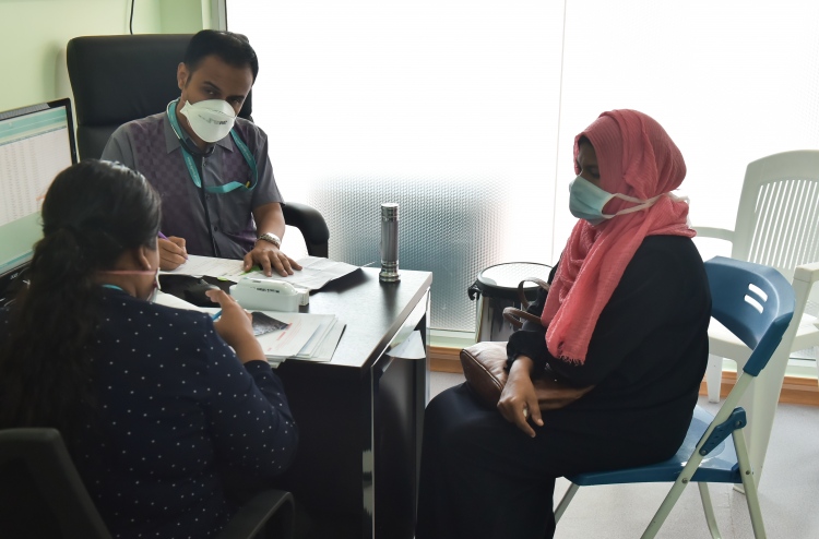 ރޯގާ ޖެހިގެން ދުވާލަކު 300 މީހުން ފަރުވާ ހޯދާ