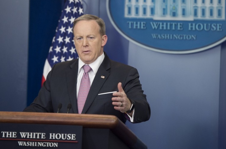 ޓްރަމްޕުގެ މުސާރަ ހަދިޔާ ކުރާނީ އަހަރުގެ ފަހުކޮޅު