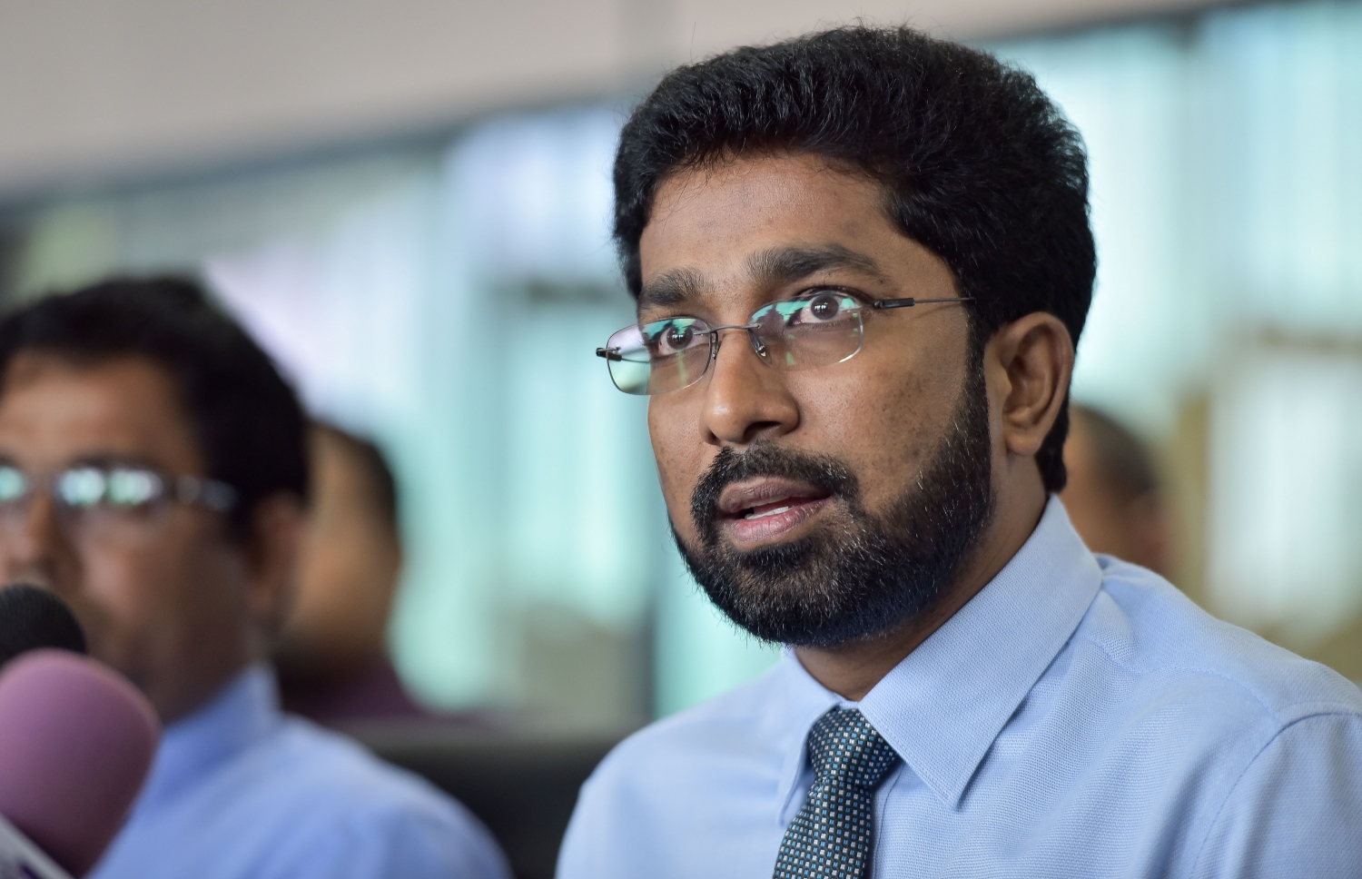 ކުރީގެ ހޯމް މިނިސްޓަރު އަދި އެލްޖީއޭގެ ރައީސް ކަން ކުރެއްވި އަޒްލީން އަހުމަދު.--- ފޮޓޯ: މިހާރު