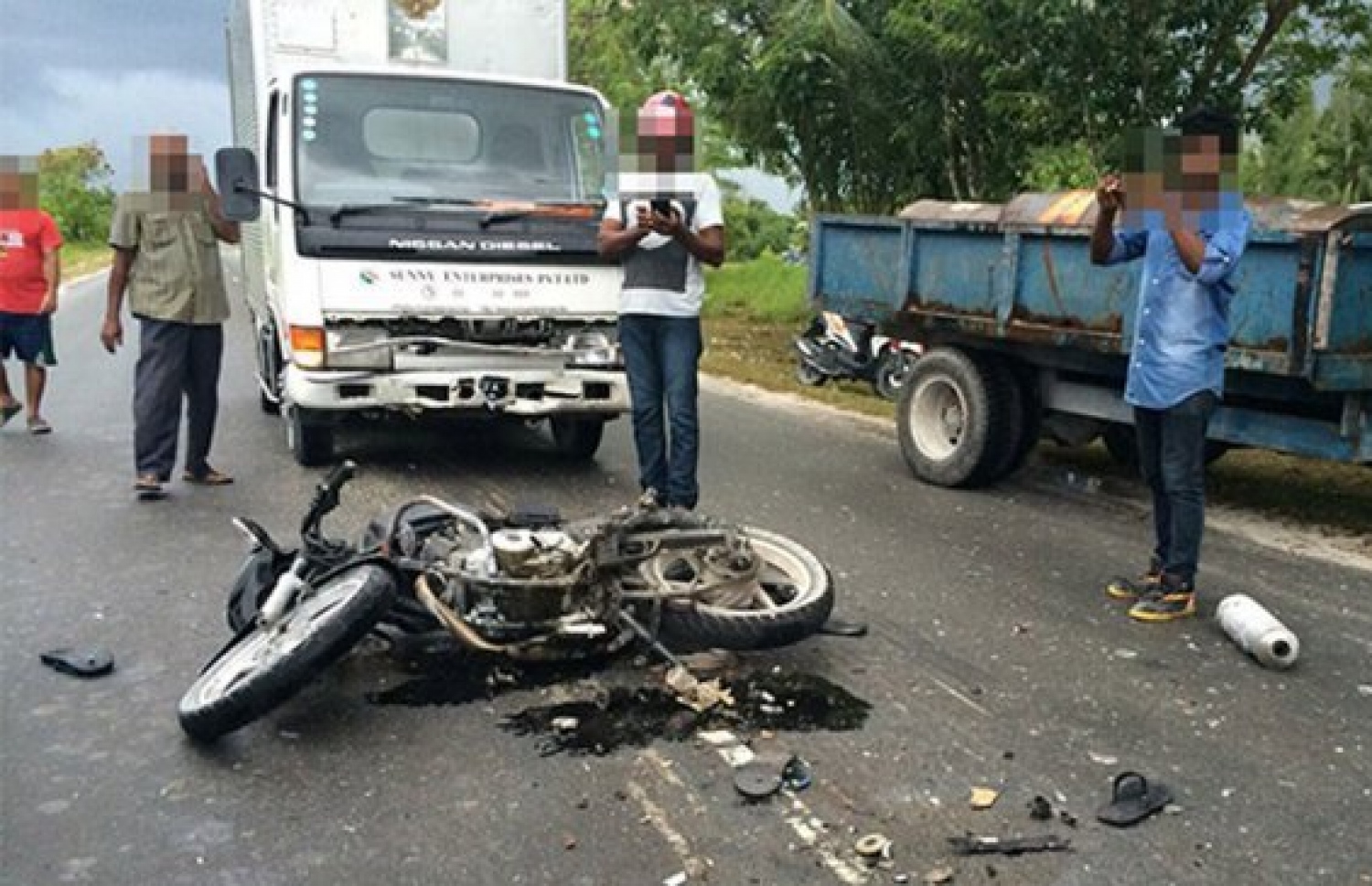 ލިންކް ރޯޑްގައި ހިނގި އެކްސިޑެންޓެއް.