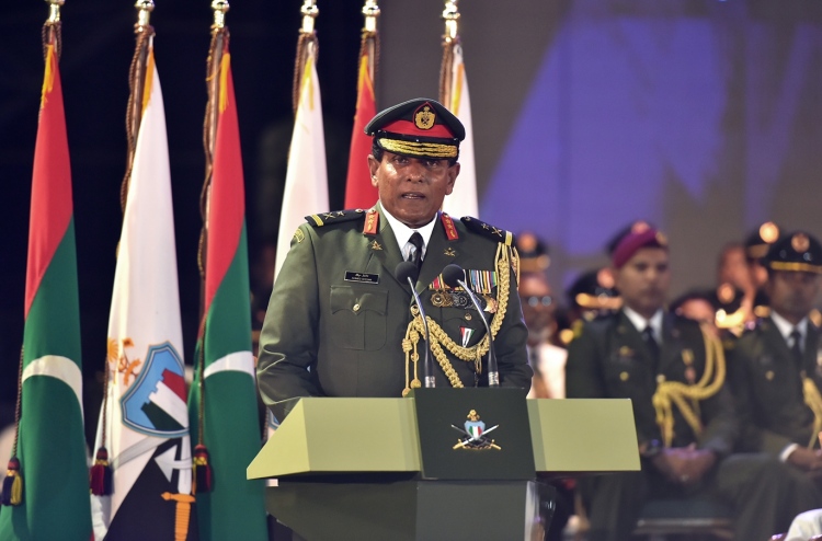 ޝިޔާމްގެ ބައްޕަ ވީއައިޕީގައި އުޅުން ކޮރަޕްޝަނެއް ނެތް