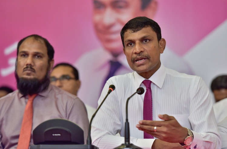 "މަޖިލިސް ގެންދާނެ ގޮތުގެ އިރުޝާދެއް ރައީސް ނުދެއްވާ"