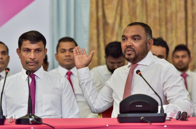 42 ސޮއި ނެތި މަޖިލިހުގެ ރައީސް ވަކި ނުކުރެވޭނެ