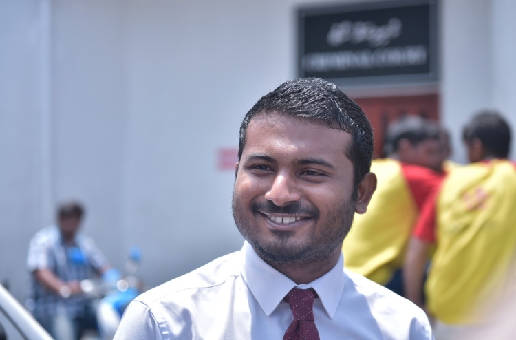 ވިސާމާއި އާމިރުގެ ބަންދަށް 10 ދުވަސް ޖަހައިފި