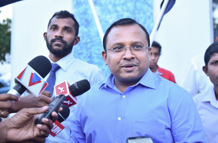 ރިޔާޒް ފުލުހަށް ހާޒިރުކޮށް، ބަޔާން ނަގައިފި