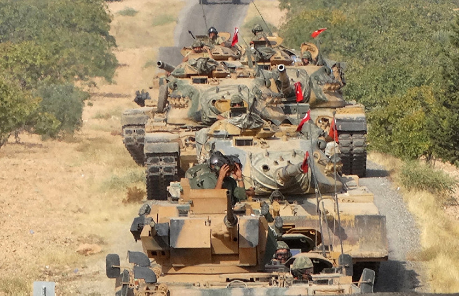 ތުރުކީ ސިފައިންގެ އަސްކަރީ އުޅަނދުތަކެއް ސީރިޔާގައި ހަރަކާތްތެރިވަނީ.