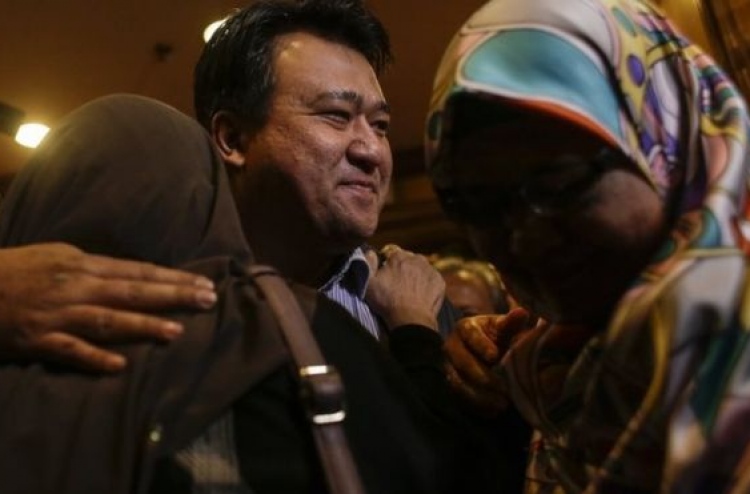 ހިފެހެއްޓި މެލޭޝިއާ މީހުން އެނބުރި ގައުމަށް