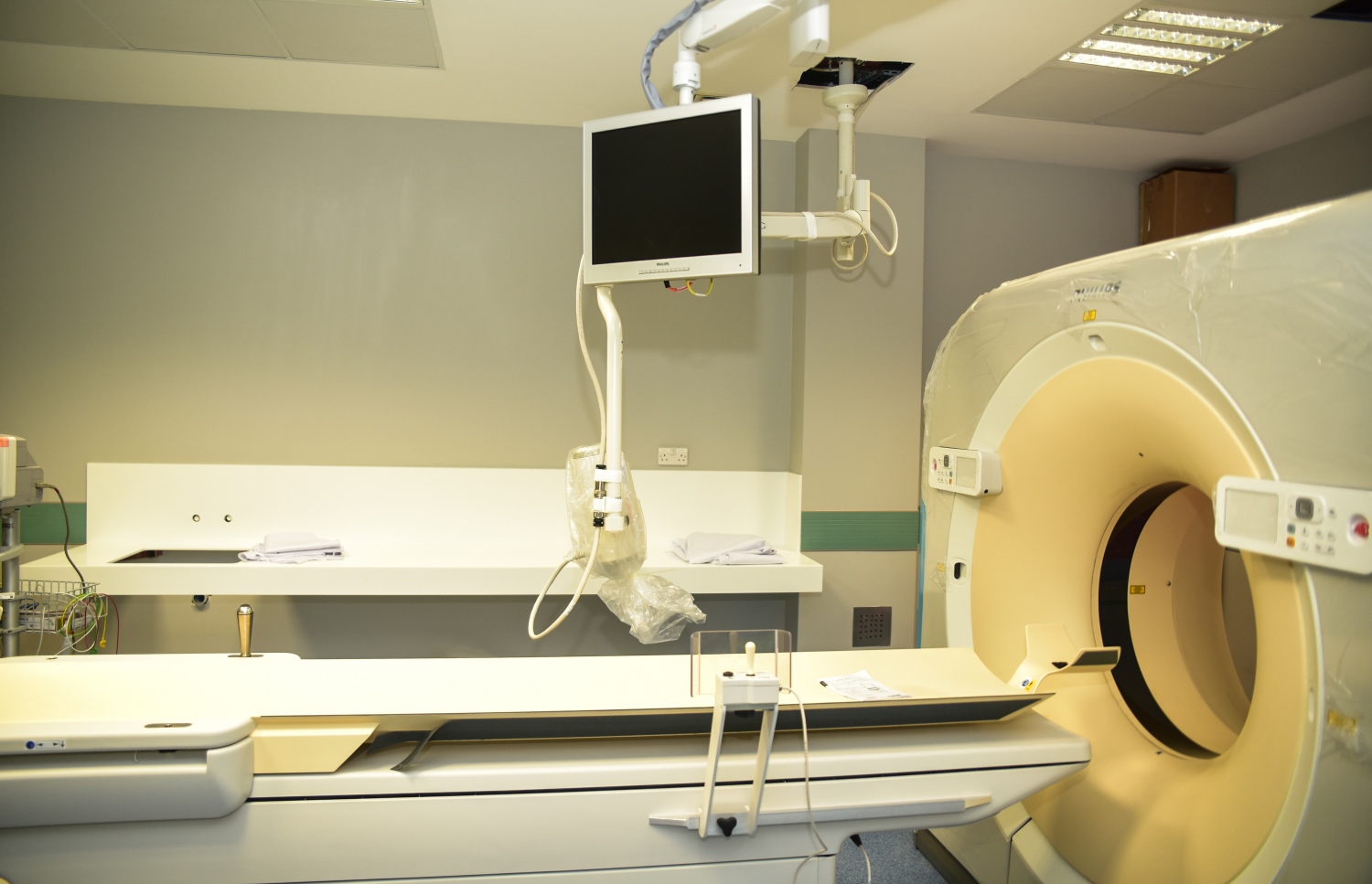 ޓްރީ ޓޮޕް ހޮސްޕިޓަލްގައި އެމްއާރުއައި މެޝިނެއް ބަހައްޓާފައި: މިތަނުން އެންމެ ޒަމާނީ ހިދުމަތްތައް ލިބެން ހުންނާނެ. ފޮޓޯ: ހުސެއިން ވަހީދު /މިހާރު