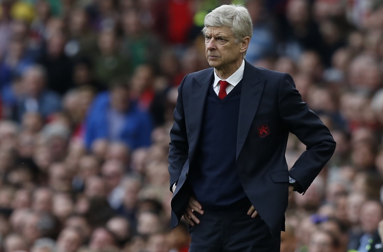 މެޗު އެއްވަރުވިޔަސް ވެންގާގެ ތައުރީފް ސަޕޯޓަރުންނަށް