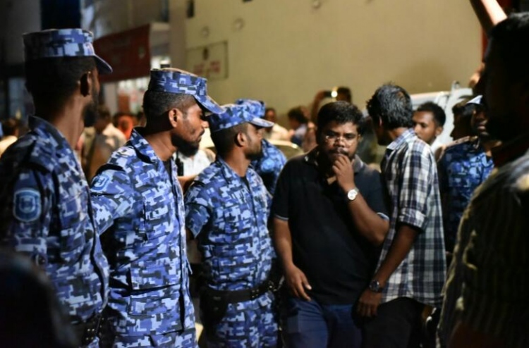 ގާސިމް ހައްޔަރުުކުރުމާ ގުޅިގެން މުޒާހަރާ ފަށައިފި