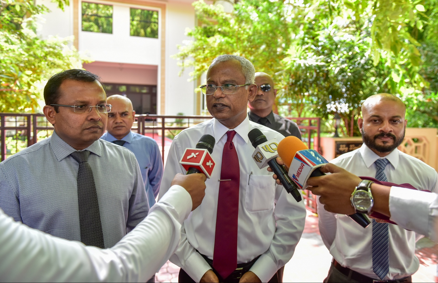 ރައީސް އިބްރާހީމް މުހައްމަދު ސޯލިހު ރައްޔިތުންގެ މަޖިލީހުގެ މެމްބަރެއްގެ ގޮތުގައި ހުންނެވި އިރު މީޑިއާ އާ ވާހަކަ ދައްކަވަނީ.