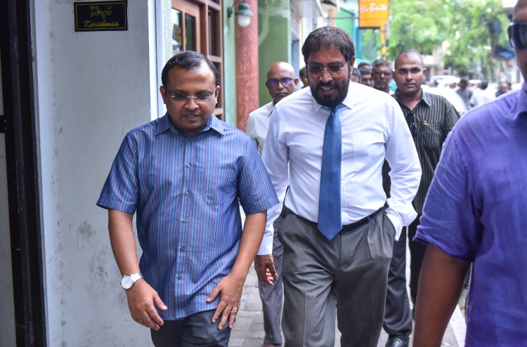 ފުލުހުންނާއި ކޯޓުން ގާނޫނާ ހިލާފުވީ އޮޅިގެން: ގާސިމް