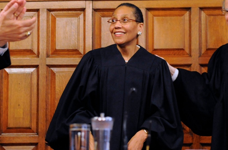 ފުރަތަމަ މުސްލިމް އަންހެން ފަނޑިޔާރު މަރުވެފައި އޮއްވާ ފެނިއްޖެ