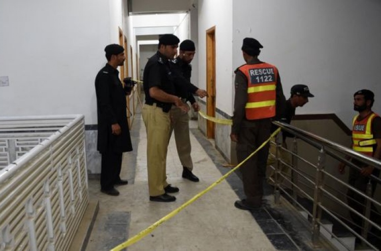 ދީނަށް ފުރައްސާރަ ކުރި ކިޔަވާ ކުއްޖަކު މަރާލައިފި