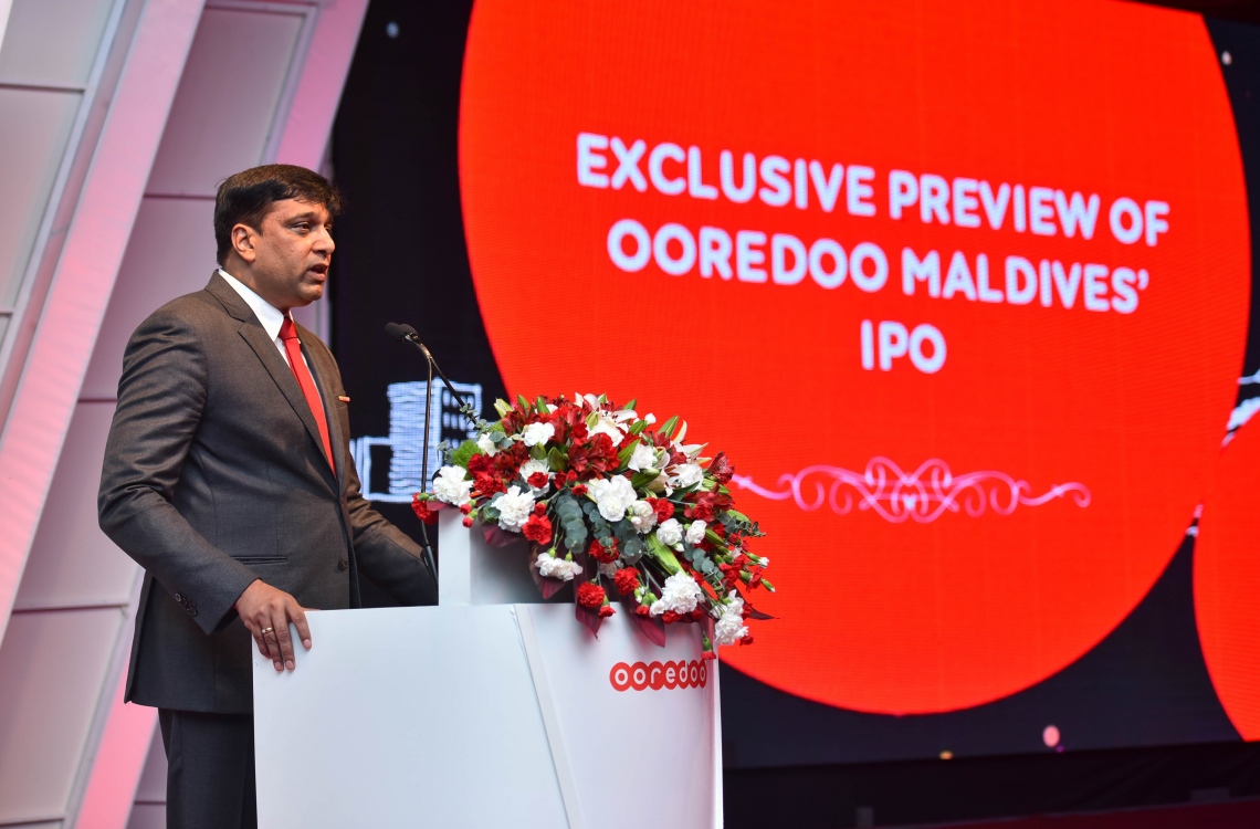 މާލެ: އޭޕްރީލް 19، 2017- އުރީދޫ އިން ހިއްސާ ވިއްކުން އިފްތިތާހުކުރުމުގެ ގޮތުން ބޭއްވި ރަސްމިއްޔާތުގައި އެ ކުންފުނީގެ މެނޭޖިން ޑިރެކްޓަރު ވިކްރަމް ސިންހާ ވާހަކަ ދައްކަވަނީ.---މިހާރު ފޮޓޯ: ހުސެއިން ވަހީދު