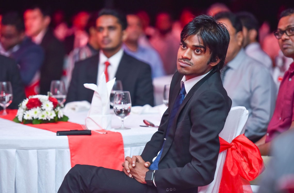 މާލެ: އޭޕްރީލް 19، 2017- އުރީދޫން އިން ހިއްސާ ވިއްކަން ފެށުން އިފުތިތާހު ކުރުމަށް ބޭއްވި ރަސްމިއްޔާތުގެ ތެރެއިން.---މިހާރު ފޮޓޯ: ހުސެއިން ވަހީދު