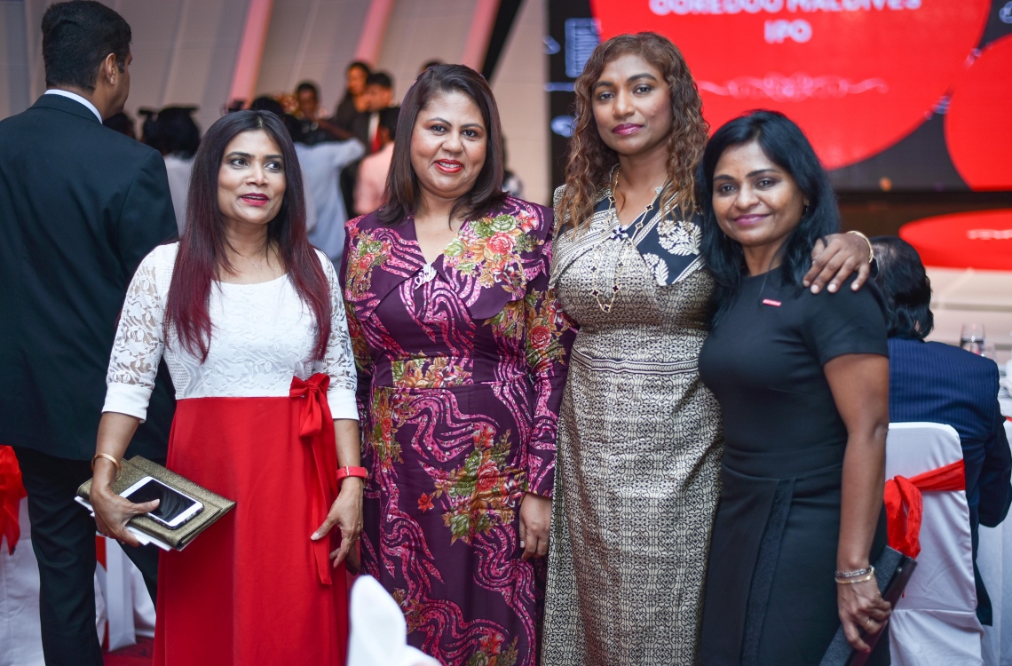 މާލެ: އޭޕްރީލް 19، 2017- އުރީދޫން އިން ހިއްސާ ވިއްކަން ފެށުން އިފުތިތާހު ކުރުމަށް ބޭއްވި ރަސްމިއްޔާތުގެ ތެރެއިން.---މިހާރު ފޮޓޯ: ހުސެއިން ވަހީދު