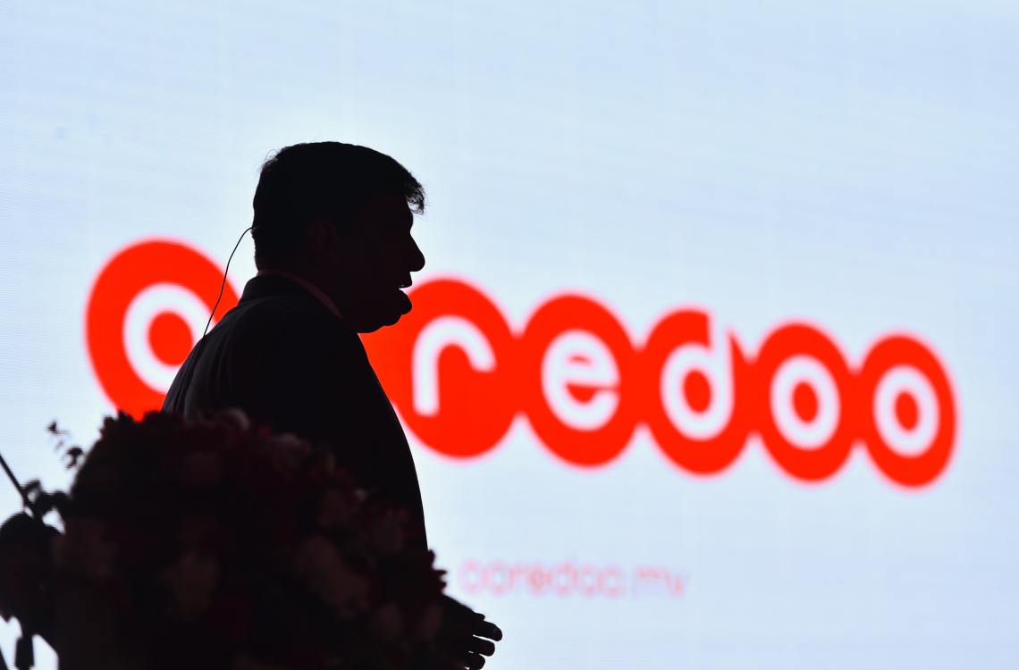 މާލެ: އޭޕްރީލް 19، 2017- އުރީދޫން އިން ހިއްސާ ވިއްކަން ފެށުން އިފުތިތާހު ކުރުމަށް ބޭއްވި ރަސްމިއްޔާތުގައި، އެ ކުންފުނީގެ މެނޭޖިން ޑިރެކްޓަރު ވިކްރަމް ސިންހާ ވާހަކަ ދައްކަވަނީ .---މިހާރު ފޮޓޯ: ހުސެއިން ވަހީދު