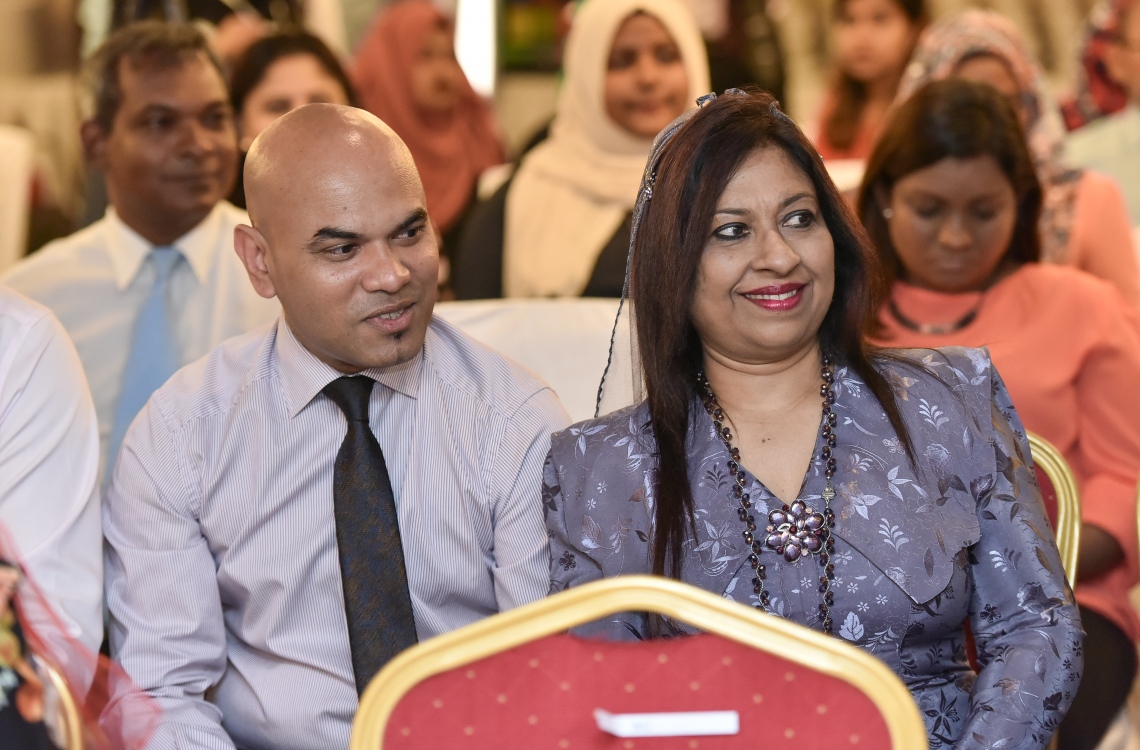 މާލެ: އޭޕްރީލް 19، 2017- ރާއްޖެ އިން ބޭރުގައި ތިއްބަވާ ދިވެހި ސަފީރުންގެ މަހާސިންތާ ފެށުމުގެ ރަސްމިއްޔާތުގައި ބައެއް ސަފީރުން ބައިވެރިވެވަޑައިގަންނަވަނީ.---މިހާރު ފޮޓޯ: ނިޝާން އަލީ