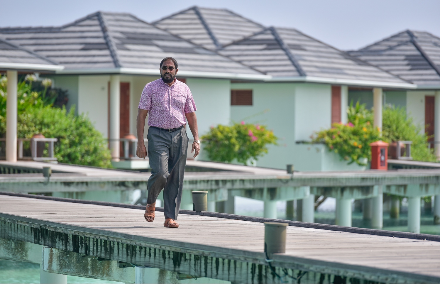 ސަން އައިލެންޑްގެ މޫދު ކޮޓަރިތައް ކައިރިން ގާސިމް ވަޑައިގަންނަވަނީ -- ފޮޓޯ: ނިޝާން އަލީ/ މިހާރު