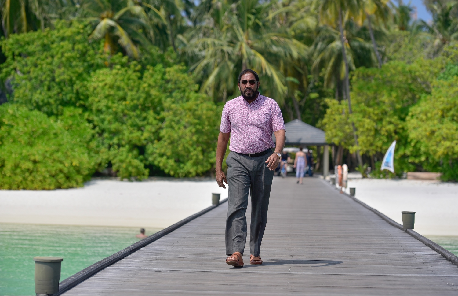 ސަން އައިލެންޑްގެ މޫދު ކޮޓަރިތައް ހުރި ސަހަރައްދުން ގާސިމް ވަޑައިގަންނަވަނީ -- ފޮޓޯ: ނިޝާން އަލީ/ މިހާރު