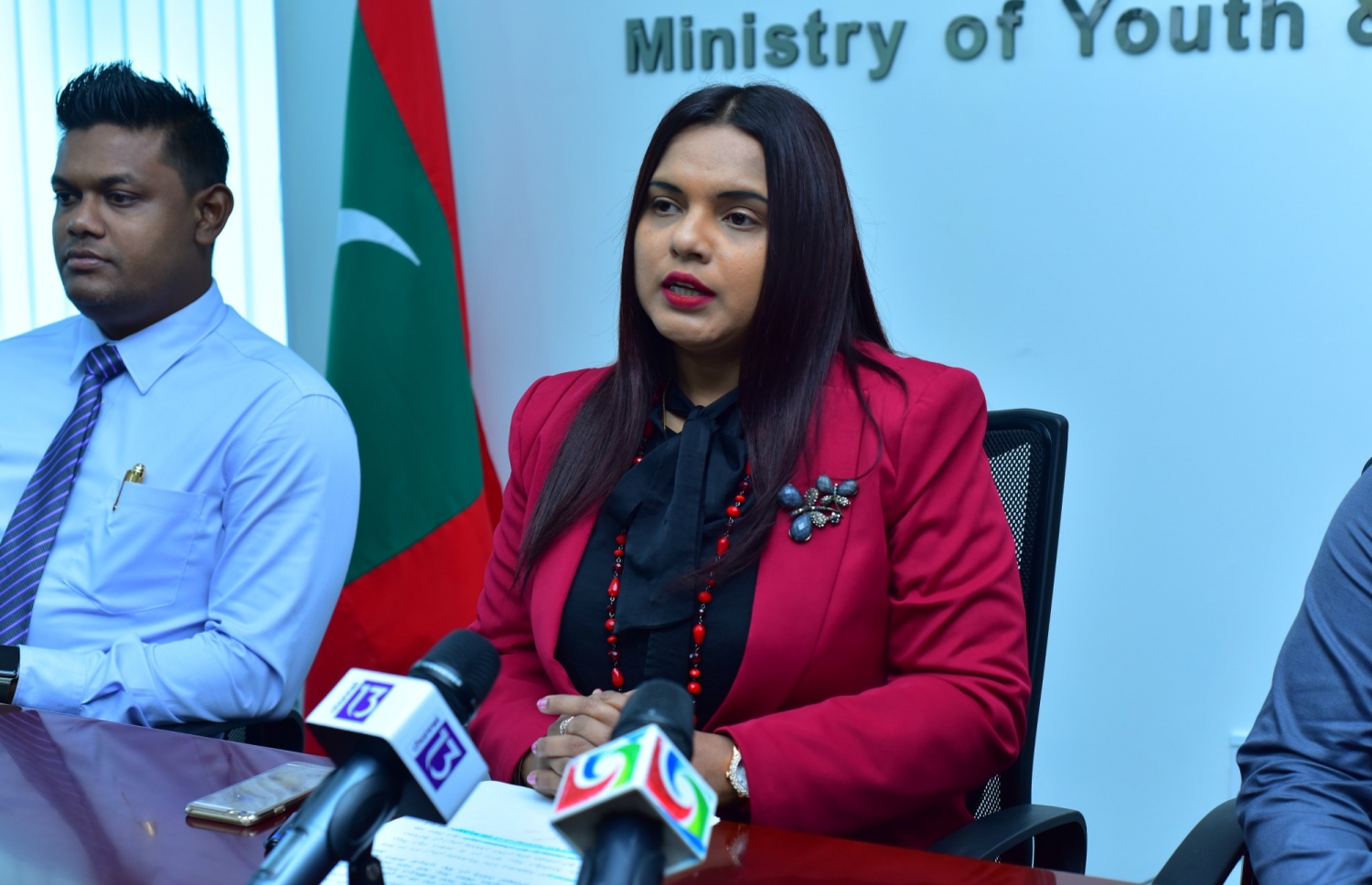 ޔޫތު މިނިސްޓްރީގައި ބޭއްވި ނޫސްވެރިންގެ ބައްދަލުވުމުގައި އިރުތިޝާމް ވާހަކަ ދައްކަވަނީ: އޭނާ ވިދާޅުވި ގޮތުގައި ތިން އަހަރުން 67،000 އަށް ވުރެ ގިނަ ވަޒީފާ ވަނީ އުފެދިފައި. - ފޮޓޯ: ޔޫތު މިނިސްޓްރީ