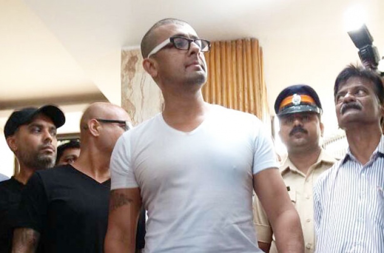 ސޯނޫ ބޯ ބާލައިފި، ބުނަނީ މުސްލިމުންނާ ދެކޮޅެއް ނޫނޭ