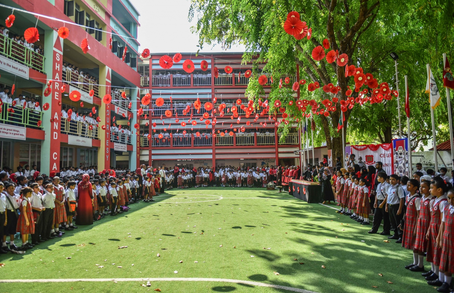 މަޖީދިއްޔާ ސްކޫލުގައި މިއަދު ހެނދުނު ބޭއްވި އެސެމްބްލީގެ ތެރެއިން.-- ފޮޓޯ: ހުސެއިން ވަހީދު/ މިހާރު