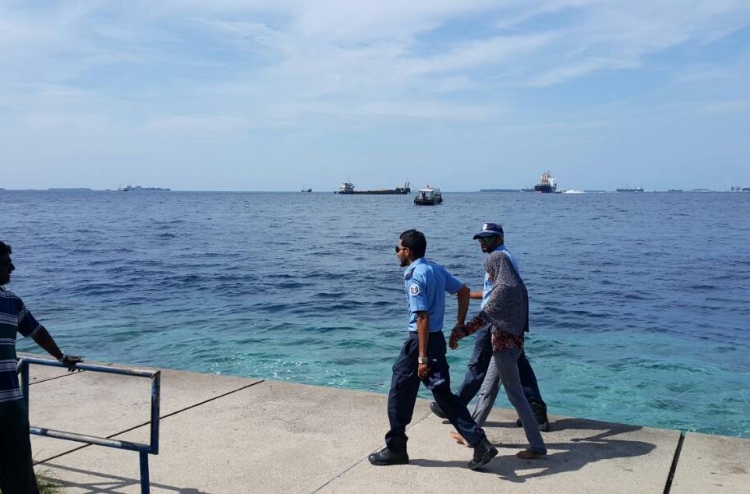 މޫދަށް ފުންމާލި ހިޔާގެ ކުއްޖަކު ސަލާމަތްކޮށްފި