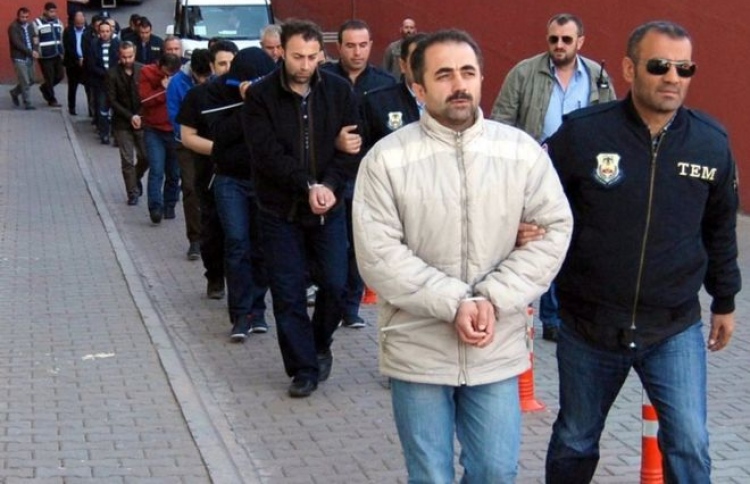 ތުރުކީ ފުލުހުންގެ 9000 އޮފިސަރުން ސަސްޕެންޑްކޮށްފި