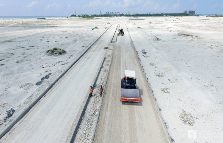 ހުދު ފަސްގަނޑެއް ނޫން، ތަރައްގީގެ އެތައް މަސައްކަތެއް