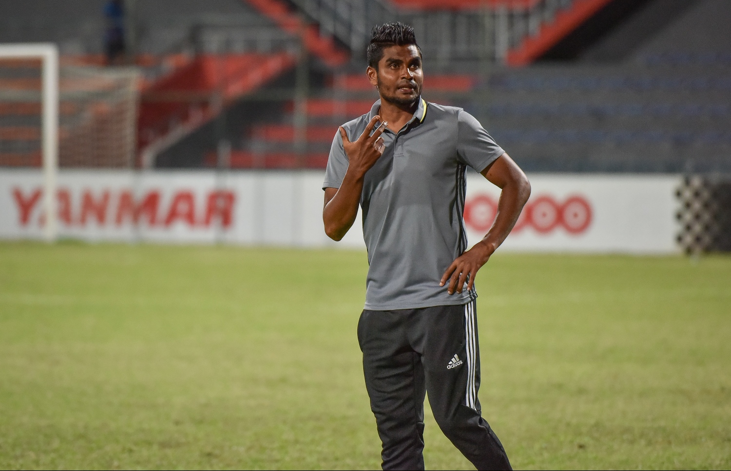 މިރޭގެ މެޗުގެ ތެރެއިން ގްރީން ސްޓްރީޓްސްގެ ކޯޗު ސޮބާ.-- ފޮޓޯ: ނިޝާން އަލީ/ މިހާރު